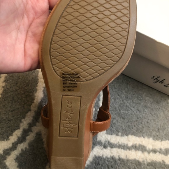 Sandals - Picture 4 of 4